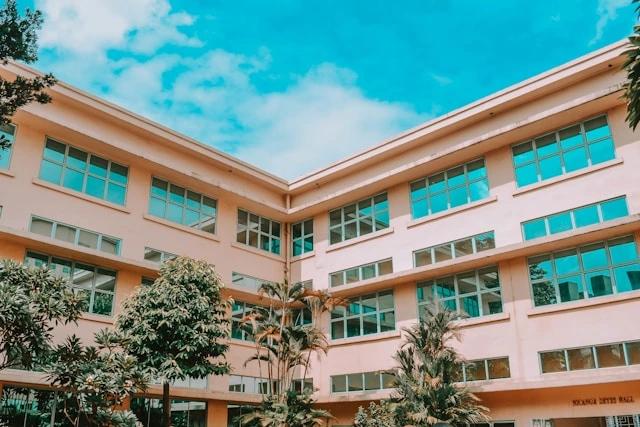 Sekolah Kencanamukomukoutara
